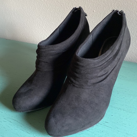 Coach Black Suede Booties Sz 9 - Picture 2 of 7
